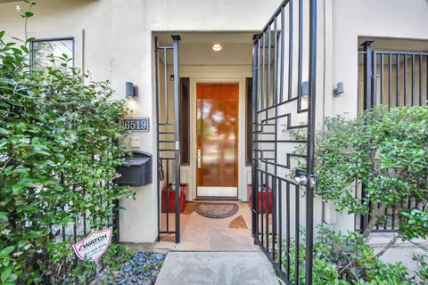 Exterior - 6519 Durford St, Houston, TX 77007 photo 2 of 6