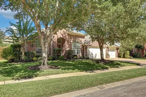 2911 Amber Hill Trl, Pearland, TX 77581