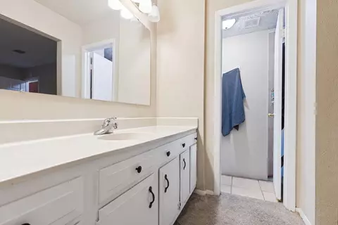 Bath - 23618 Wintergate Dr, Spring, TX 77373 photo 2 of 2