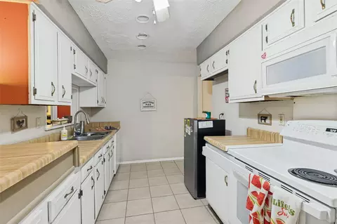 Kitchen - 23618 Wintergate Dr, Spring, TX 77373 photo 1 of 3