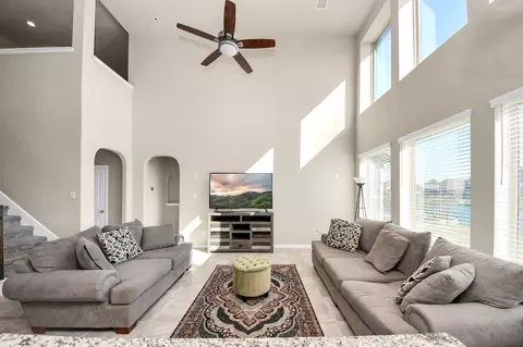 Living - 29482 Westhope Dr, Spring, TX 77386 photo 1 of 1