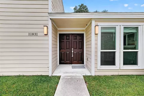 11831 Briar Forest Dr, Houston, TX 77077