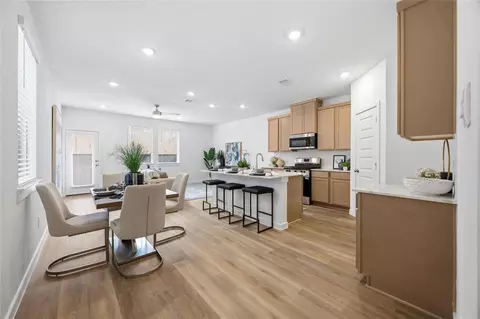 1054 Wheatley Oak Ln, Houston, TX 77091