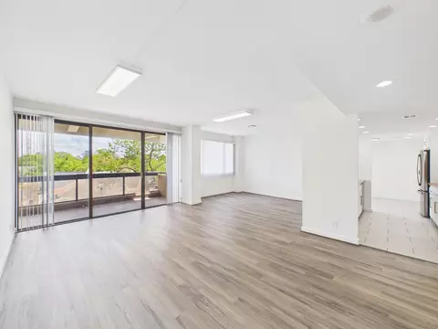49 Briar Hollow Ln #304, Houston, TX 77027