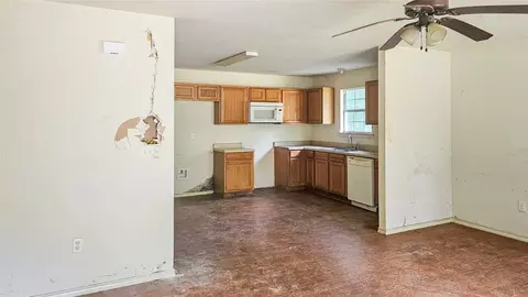 Living - 1215 Trinlady Park Rd, Trinity, TX 75862 photo 1 of 3