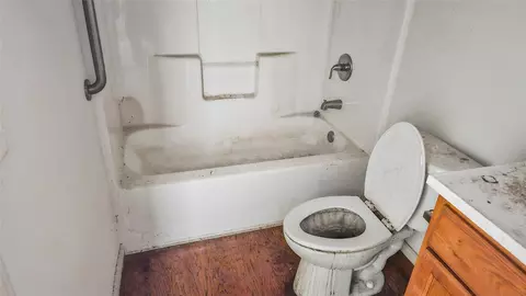 Bath - 1215 Trinlady Park Rd, Trinity, TX 75862 photo 1 of 2