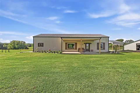 11082 Us Highway 75 S, Leona, TX 75850