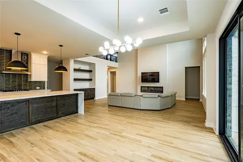 Living - 2207 Falling Fig Ln, Richmond, TX 77406 photo 4 of 4