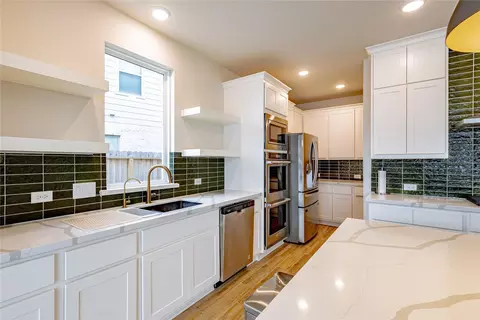Kitchen - 2207 Falling Fig Ln, Richmond, TX 77406 photo 2 of 5