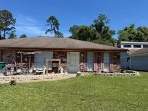2000 Silver Oaks Dr, Orange, TX 77632