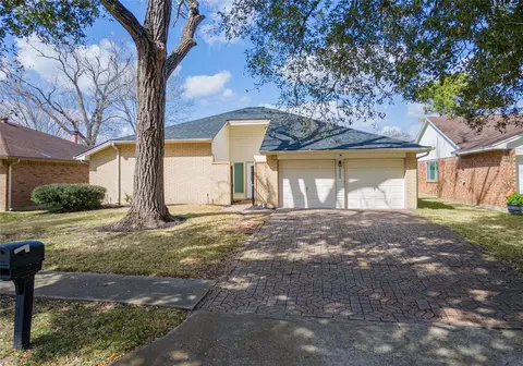 2506 Bisontine St, Friendswood, TX 77546