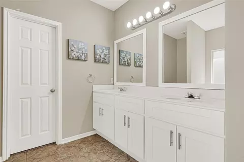 Bath - 22523 Spring Crossing Dr, Spring, TX 77373 photo 2 of 5
