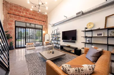 1601 W Webster St #7, Houston, TX 77019