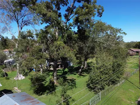 170 N County Road 30, Angleton, TX 77515