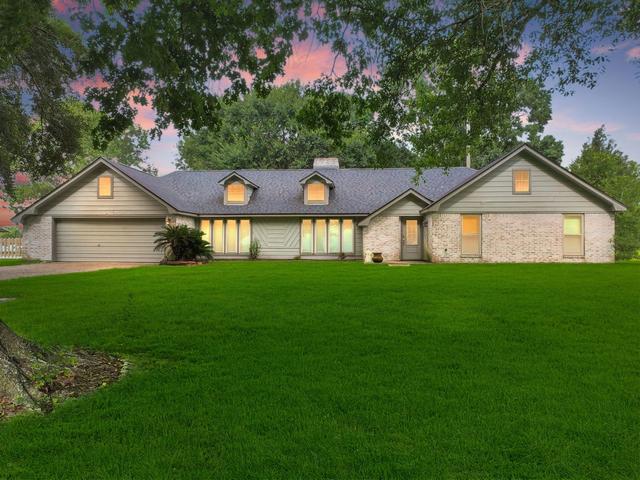 829 S Van Ostrand Ave, Winnie, TX 77665