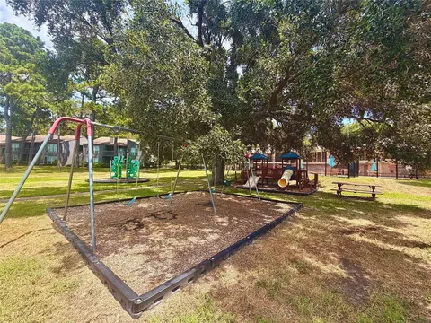 Exterior - 13934 Dolphin Dr, Willis, TX 77318 photo 9 of 10