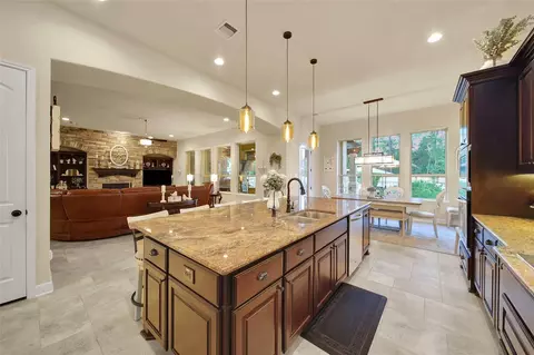 Kitchen - 34202 Mill Creek Ct, Pinehurst, TX 77362 photo 3 of 4