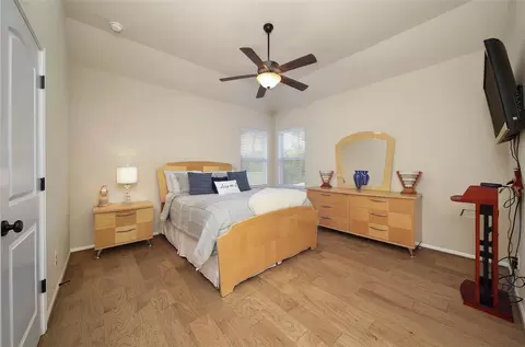 Bedroom - 34202 Mill Creek Ct, Pinehurst, TX 77362 photo 4 of 4