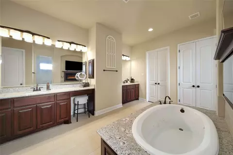 Bath - 34202 Mill Creek Ct, Pinehurst, TX 77362 photo 1 of 5