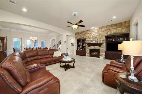 Living - 34202 Mill Creek Ct, Pinehurst, TX 77362 photo 3 of 4