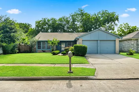 11322 Yorklyn Dr, Houston, TX 77066
