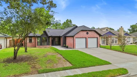 16886 Canary St, Conroe, TX 77385