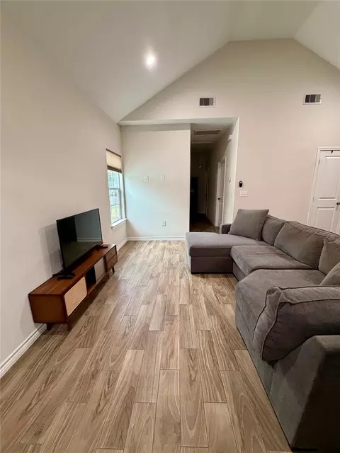 Living - 16601 E Ivanhoe, Montgomery, TX 77316 photo 1 of 2