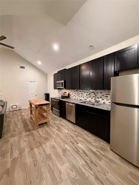 Kitchen - 16601 E Ivanhoe, Montgomery, TX 77316 photo 3 of 3