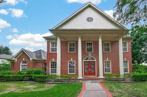 37 Greensward Ln, Sugar Land, TX 77479