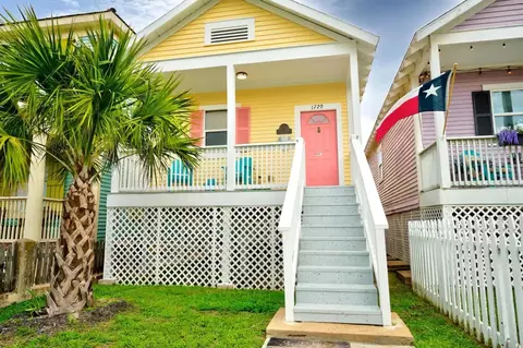 1720 Avenue N 12, Galveston, TX 77550