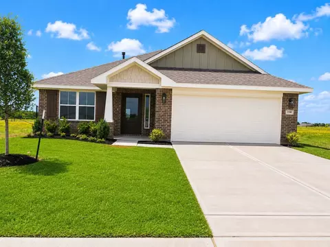 2100 Emerald Lake Trl, Dayton, TX 77535
