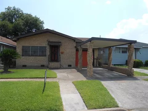 930 W 5th St, Port Arthur, TX 77640