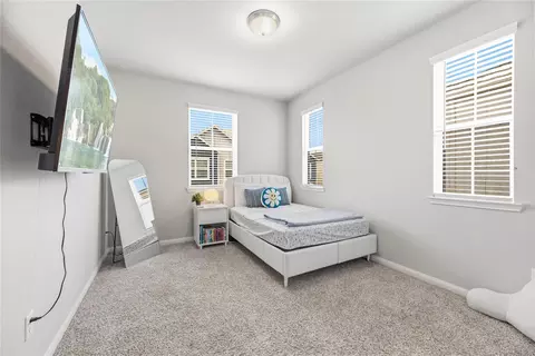 Bedroom - 3119 Cloud Forest Ln, Houston, TX 77080 photo 2 of 3