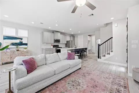 Entry Way - 3119 Cloud Forest Ln, Houston, TX 77080 photo 4 of 7