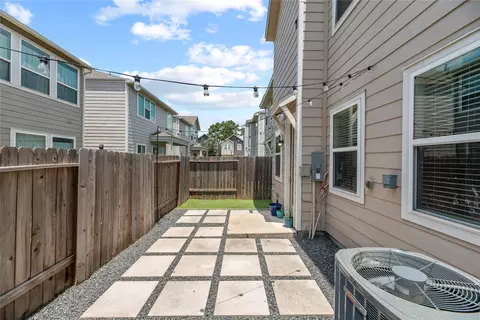 Exterior - 3119 Cloud Forest Ln, Houston, TX 77080 photo 2 of 4