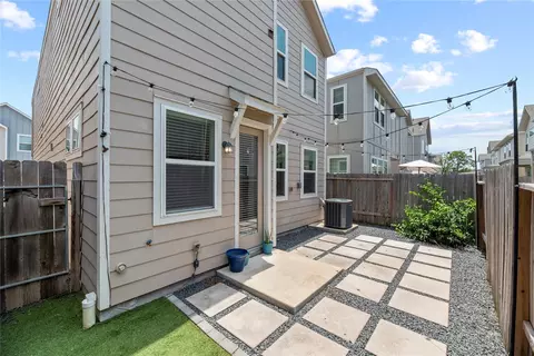 Exterior - 3119 Cloud Forest Ln, Houston, TX 77080 photo 3 of 4