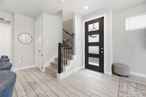 Entry Way - 3119 Cloud Forest Ln, Houston, TX 77080 photo 3 of 7