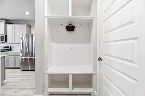 Entry Way - 3119 Cloud Forest Ln, Houston, TX 77080 photo 6 of 7