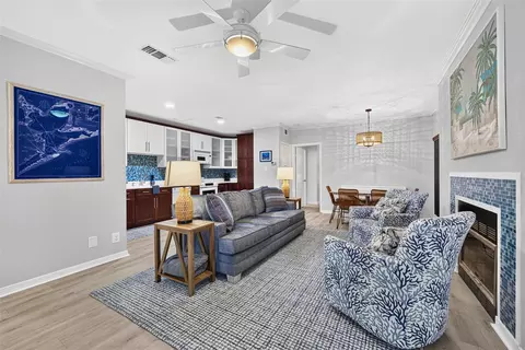921 Marine Dr #111, Galveston, TX 77550