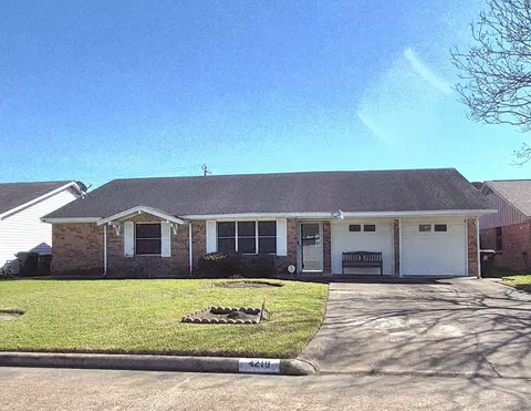 4219 Dragonwick Dr, Houston, TX 77045