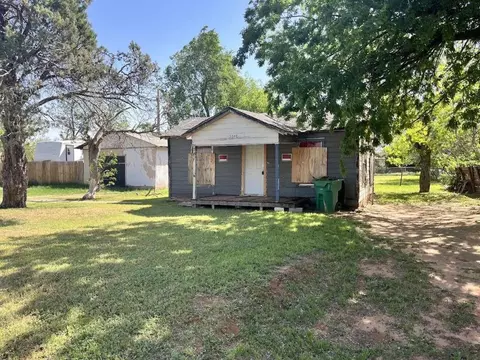2517 Bowie St, Vernon, TX 76384