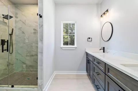 Bath - 599 Bridgeview Dr, Onalaska, TX 77360 photo 3 of 3