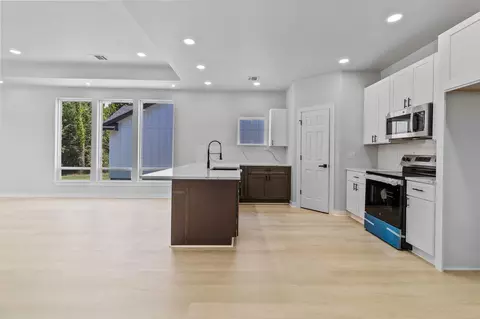 Kitchen - 599 Bridgeview Dr, Onalaska, TX 77360 photo 4 of 4