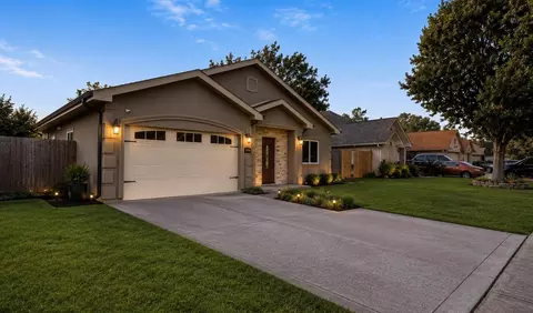 Exterior - 2526 Perez Rd, Pasadena, TX 77502 photo 3 of 6