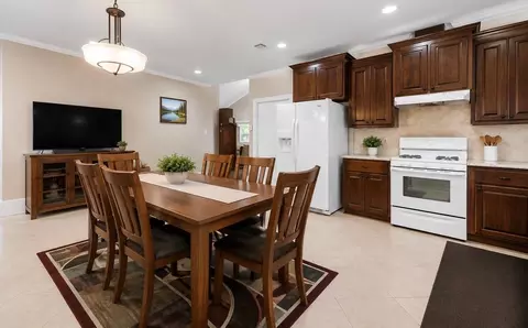 Dining - 2526 Perez Rd, Pasadena, TX 77502 photo 1 of 4