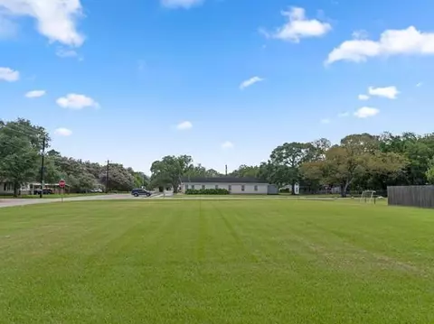 Ave I S Matthew Corner S, Bay City, TX 77414