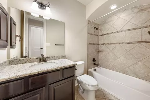 Bath - 9022 Centennial Dr, Conroe, TX 77384 photo 4 of 5