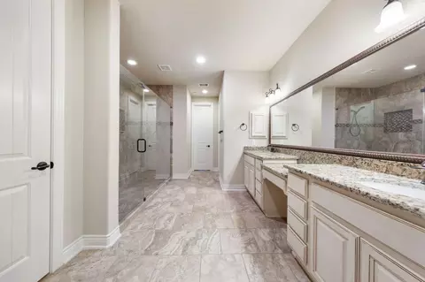 Bath - 9022 Centennial Dr, Conroe, TX 77384 photo 1 of 5