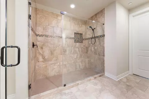 Bath - 9022 Centennial Dr, Conroe, TX 77384 photo 3 of 5
