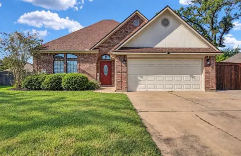 714 Moore St, Richwood, TX 77566